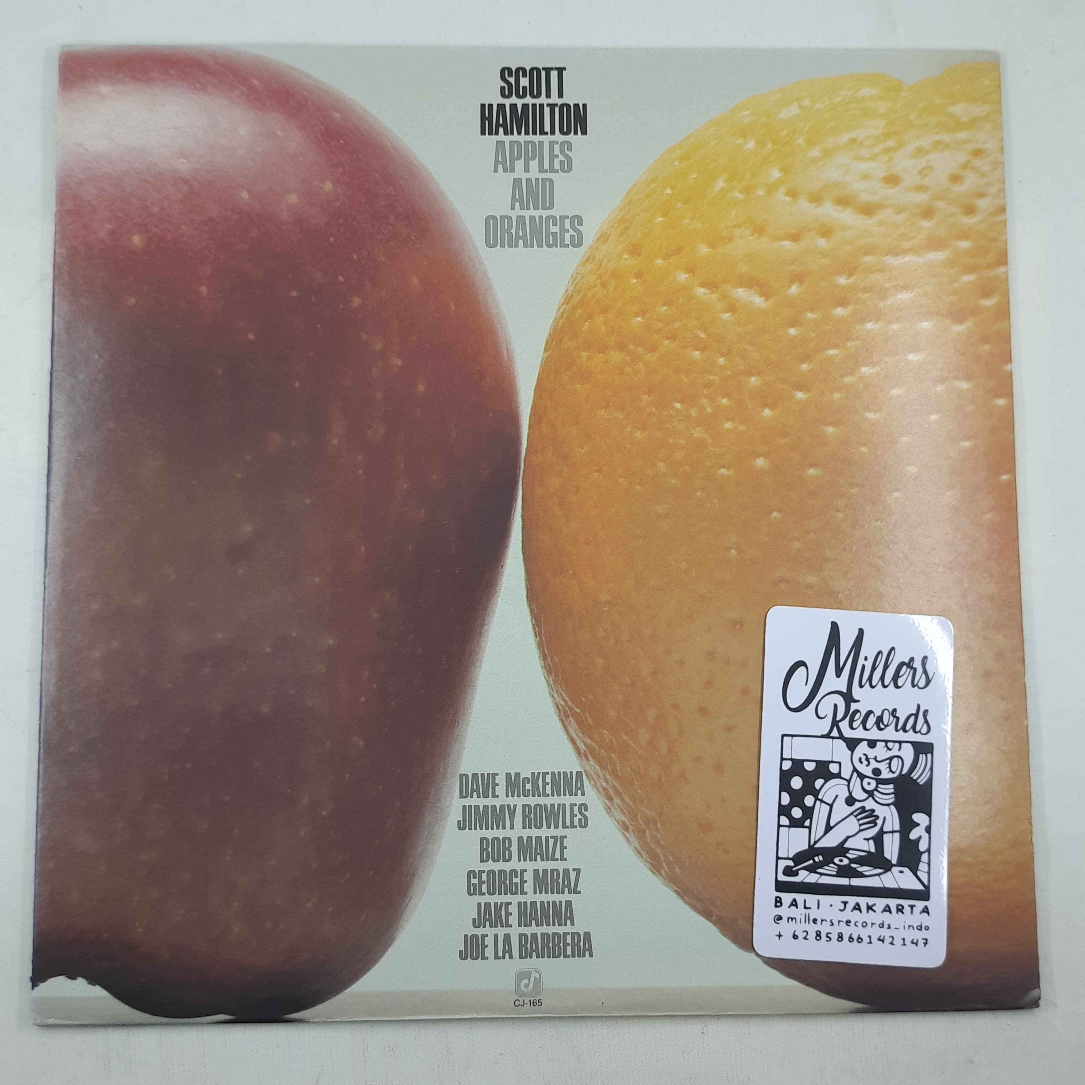 Scott Hamilton – Apples And Oranges (VINYL / USED)