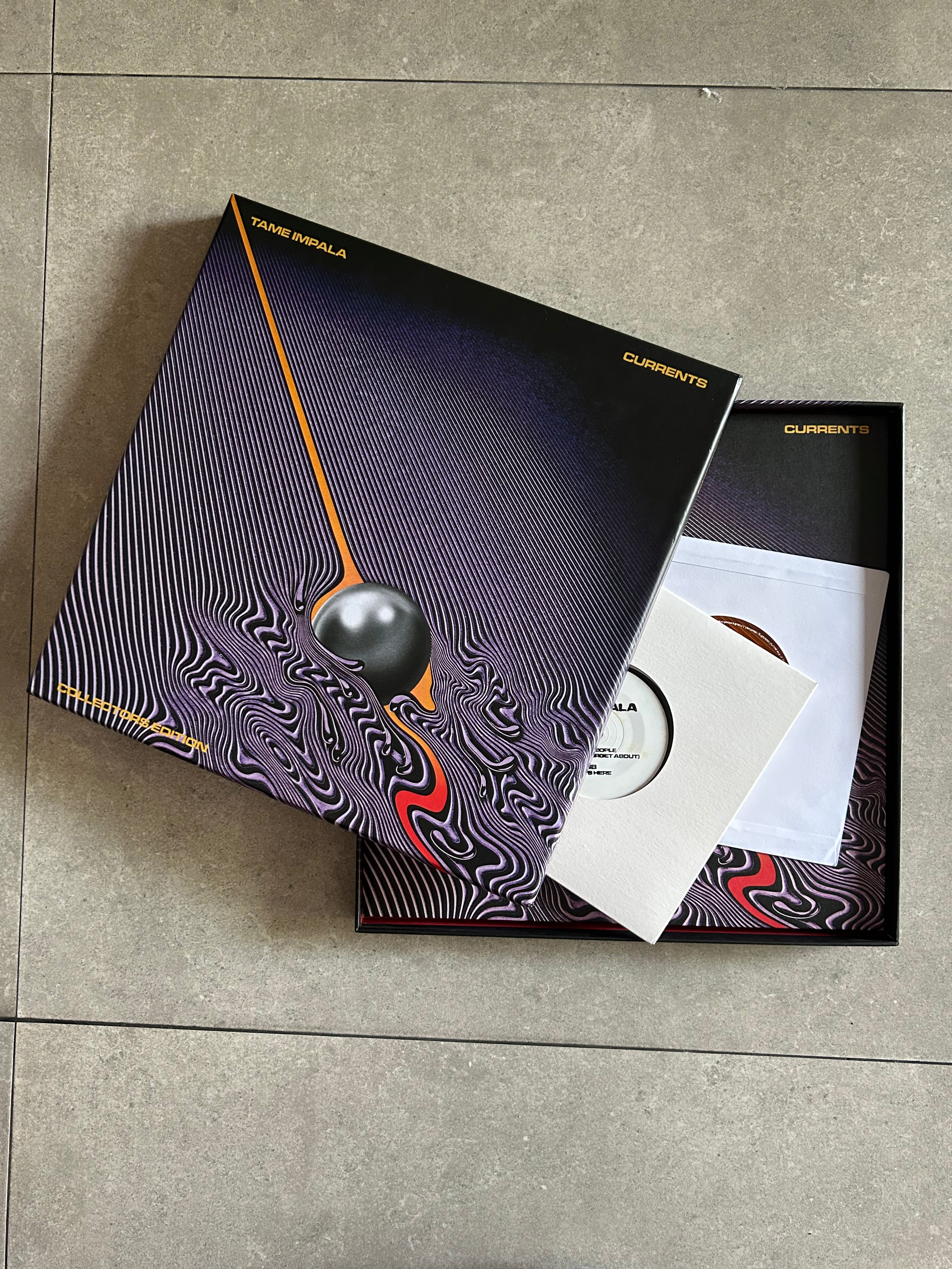 Tame Impala - Currents Collector Edition Boxset (VINYL / PIRINGAN HITAM)