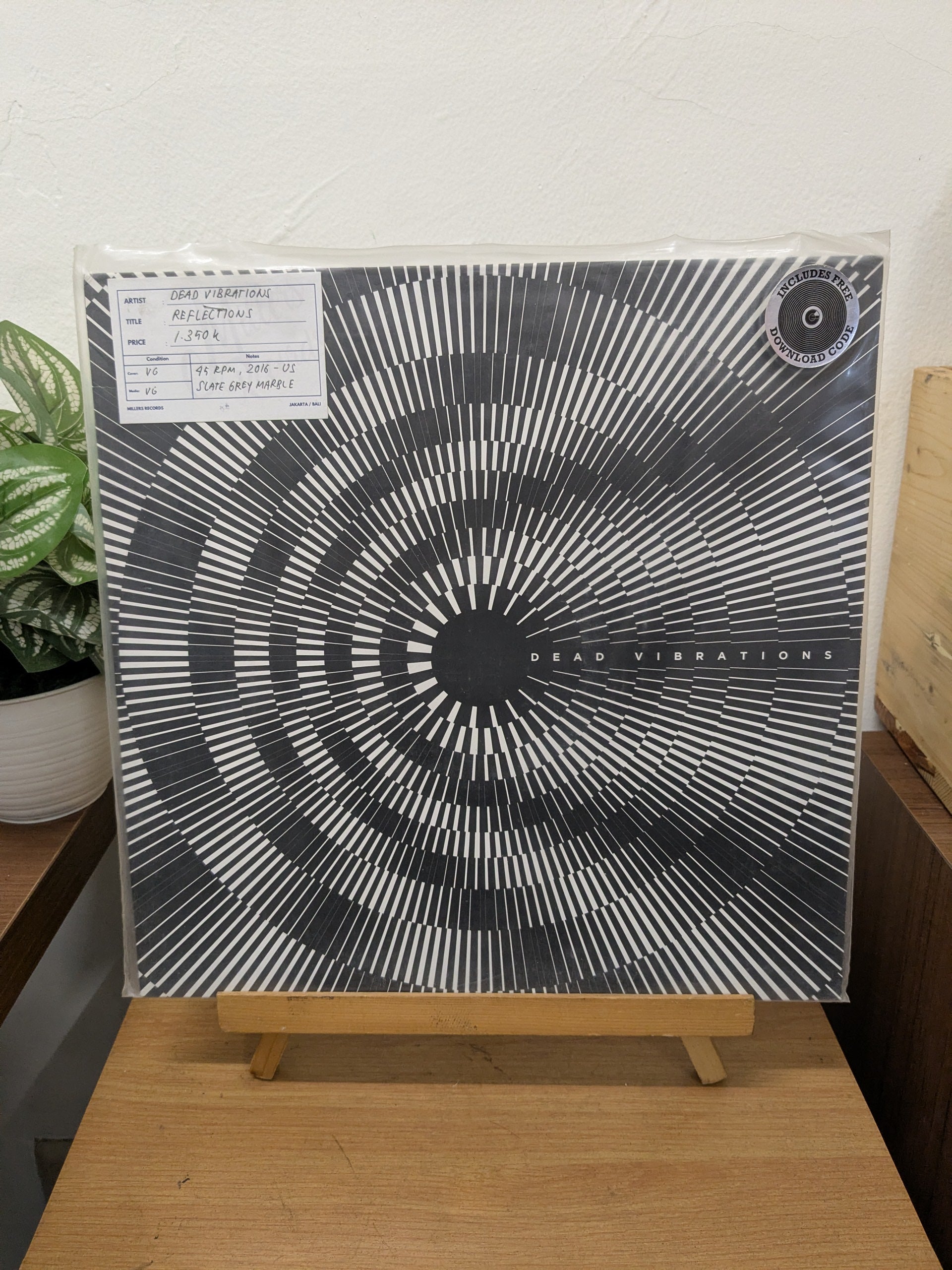 Dead Vibrations – Reflections (VINYL / USED)