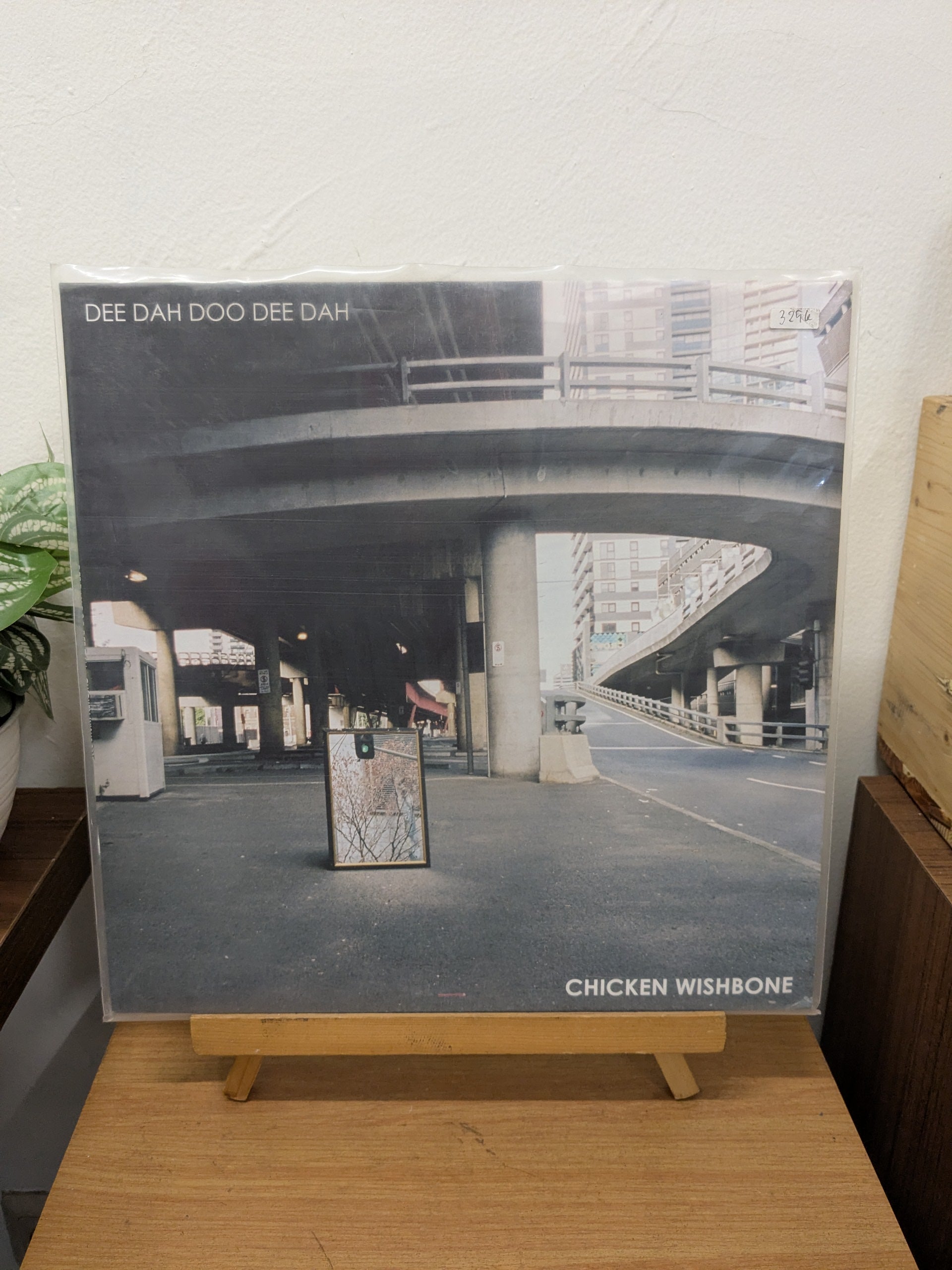 Chicken Wishbone – Dee Dah Doo Dee Dah (VINYL / USED)