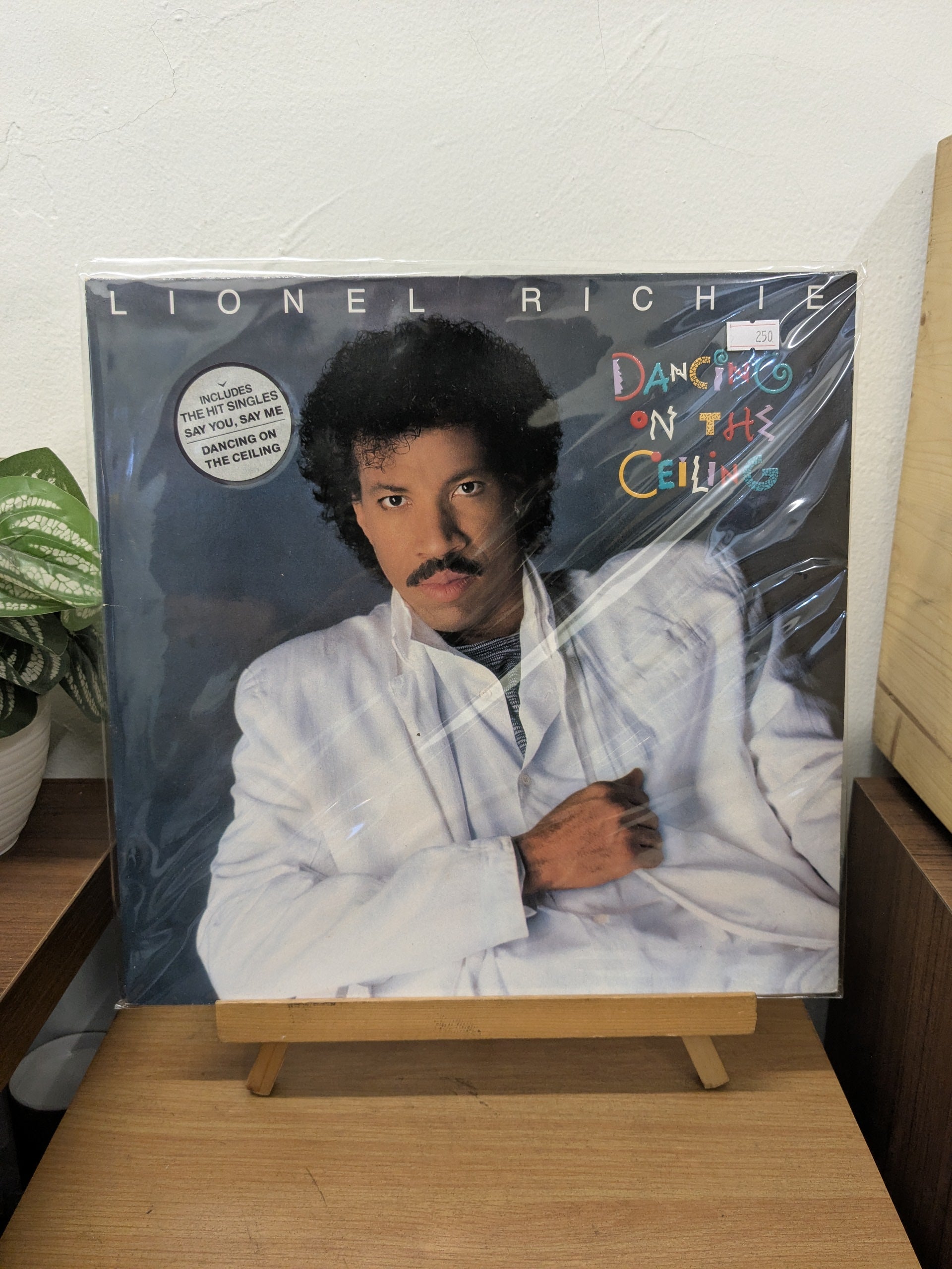 Lionel Richie – Dancing On The Ceiling ( VINYL / USED )