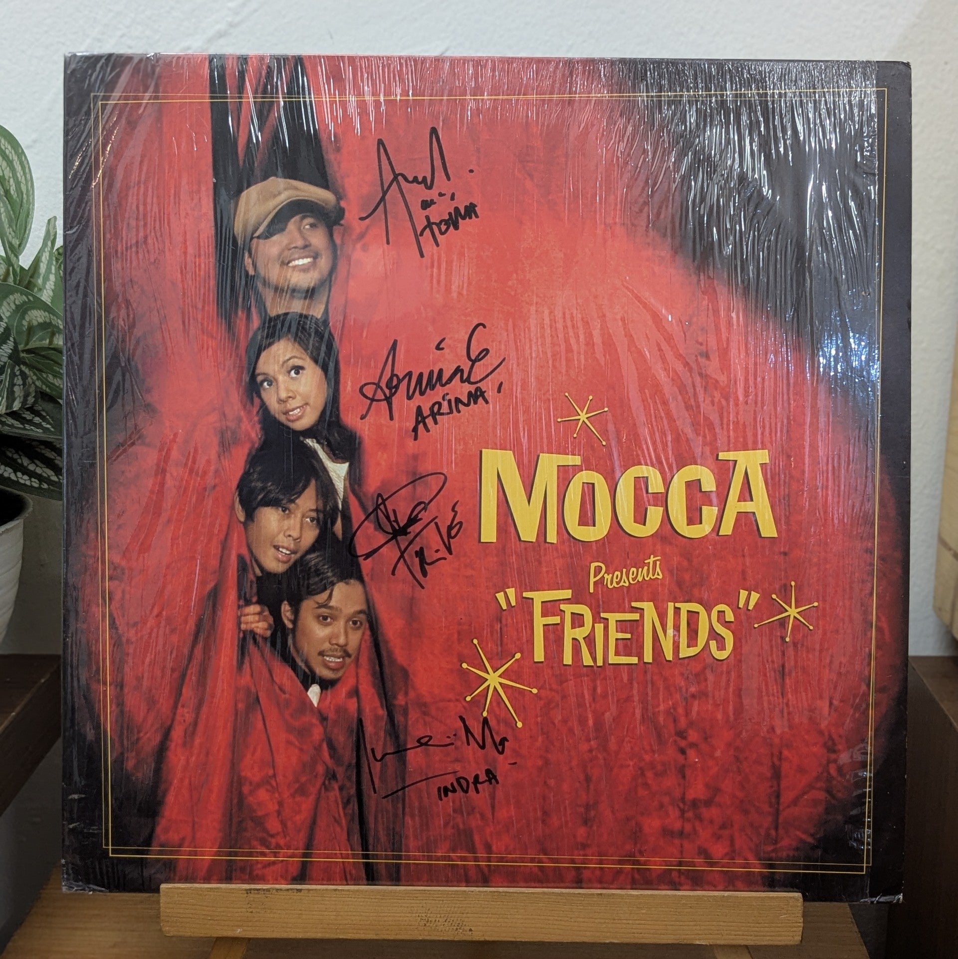Mocca – Friends (SIGNED) (VINYL / USED)