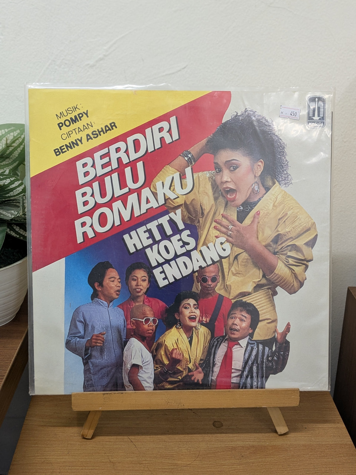Hetty Koes Endang – Berdiri Bulu Romaku ( VINYL / USED )