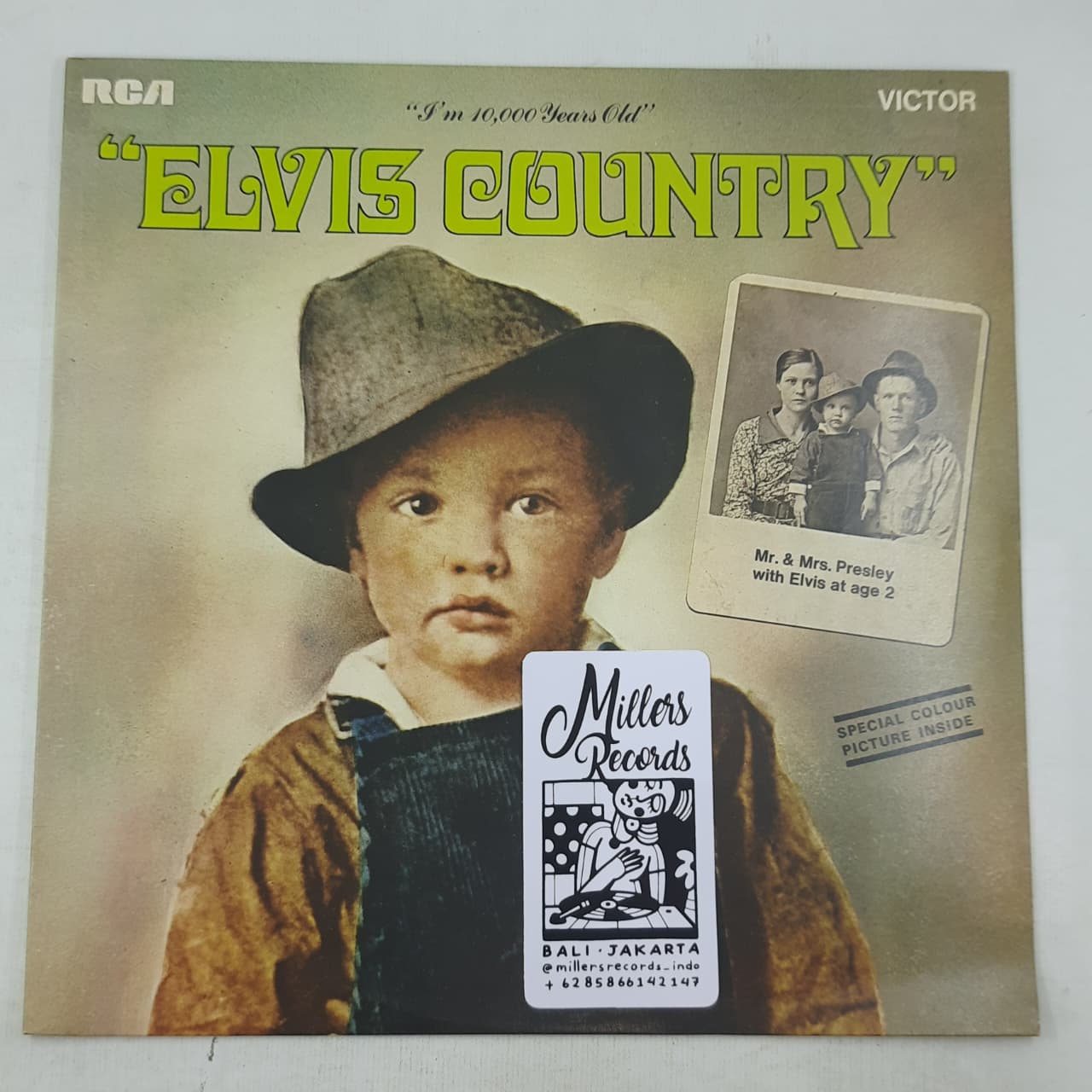 Elvis Presley – Elvis Country (I'm 10,000 Years Old) (VINYL / USED)