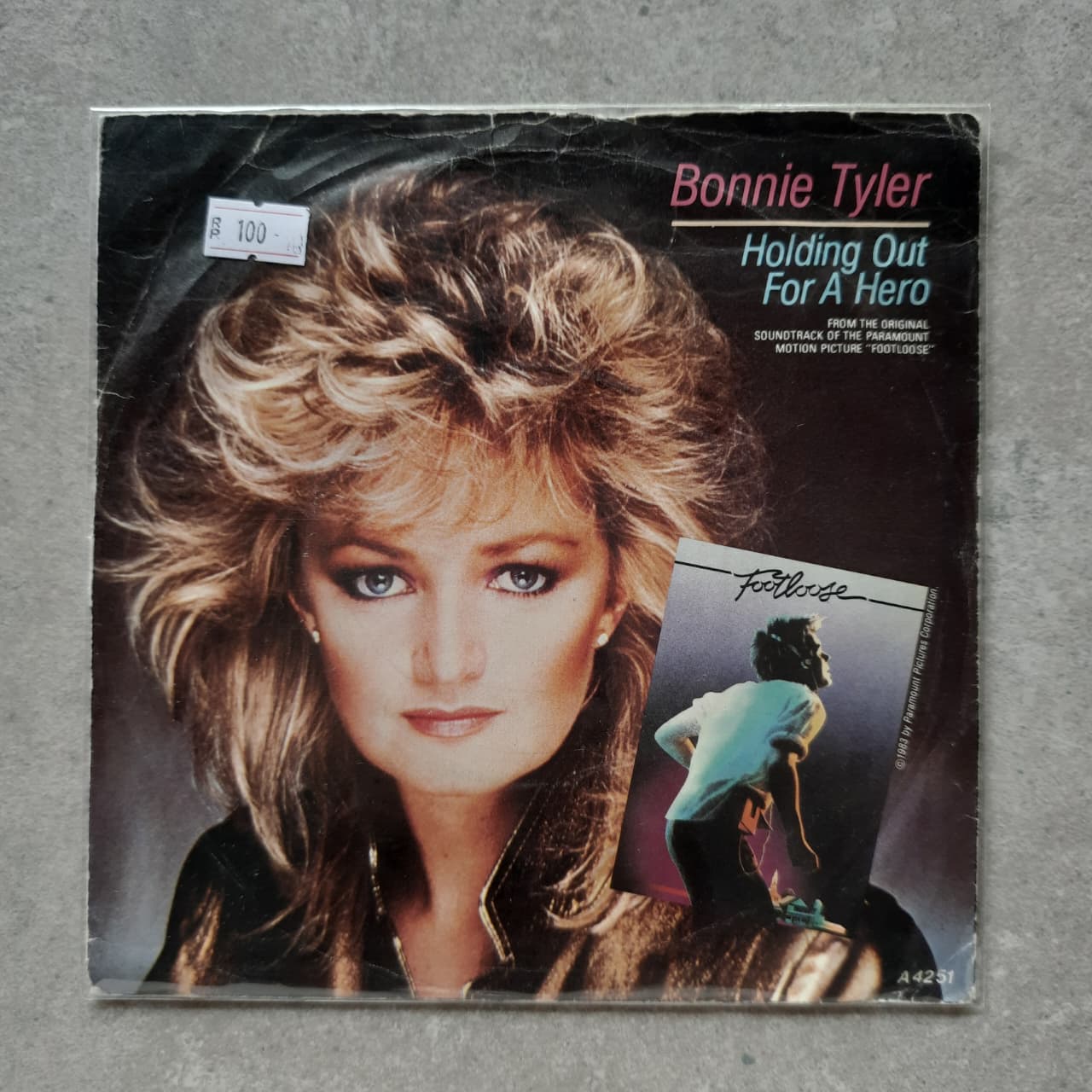 Bonnie Tyler – Holding Out For A Hero (VINYL / USED)