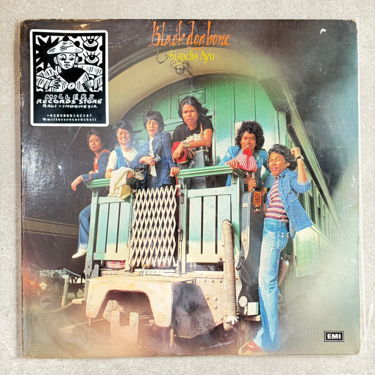 Black Dog Bone – Sigadis Ayu (VINYL / USED)