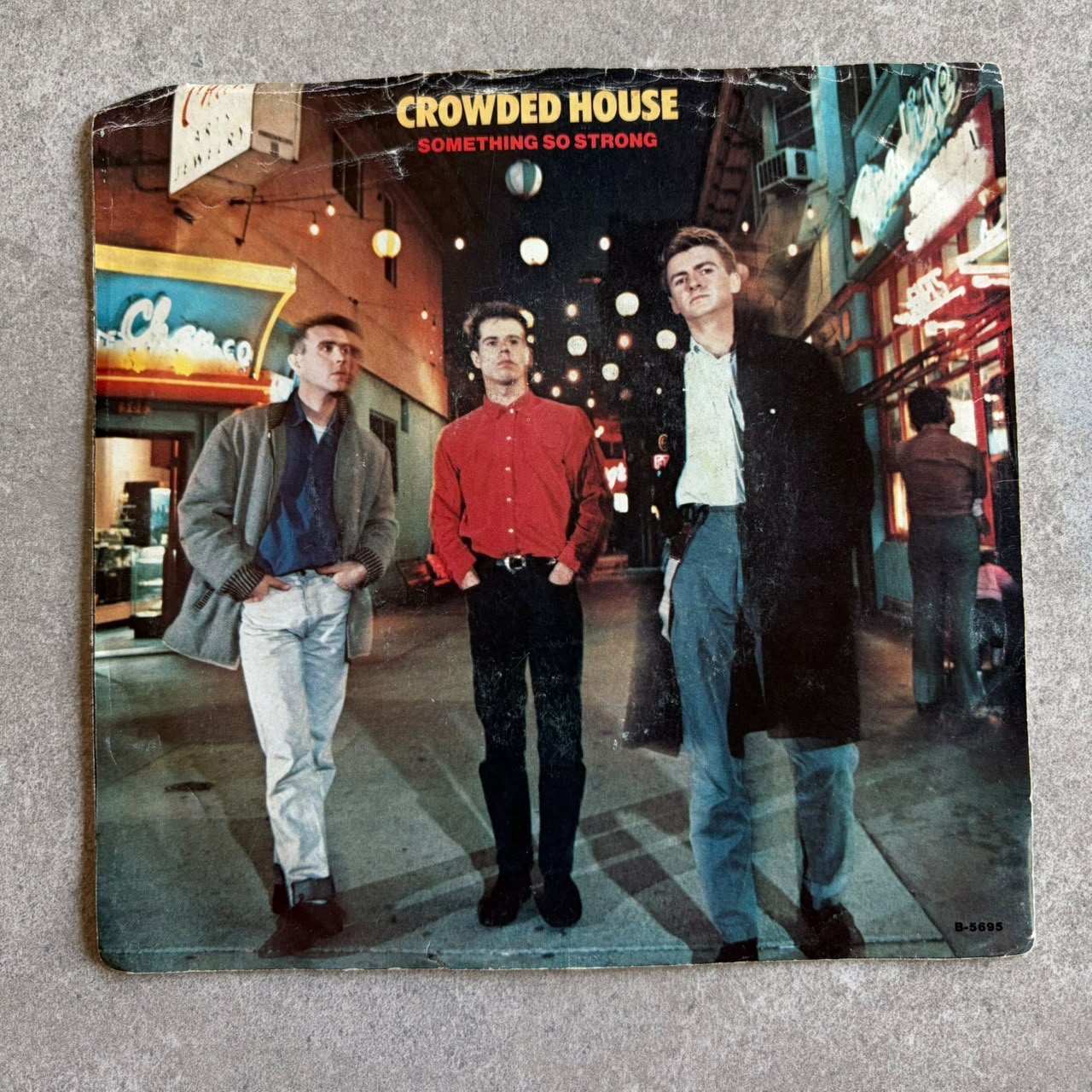 Crowded House – Something So Strong (VINYL / USED)