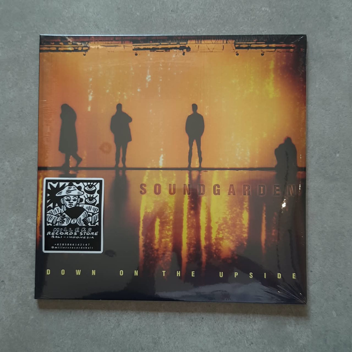 Soundgarden – Down On The Upside